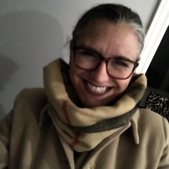 Meet your Posher, Karina - Picture 1 of 1